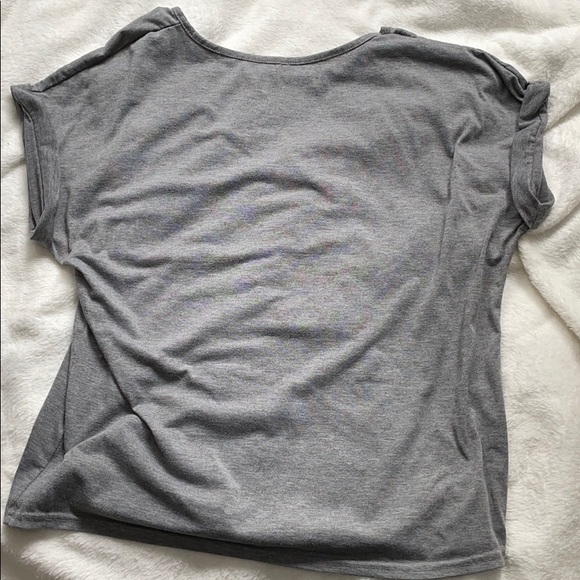 Grey shirt - Picture 4 of 4